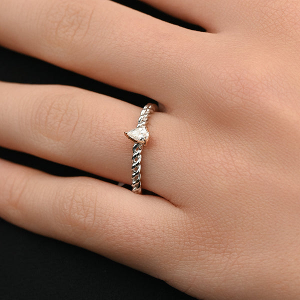 A Simple Pear Diamond Ring In 18k White gold - E-CR543S