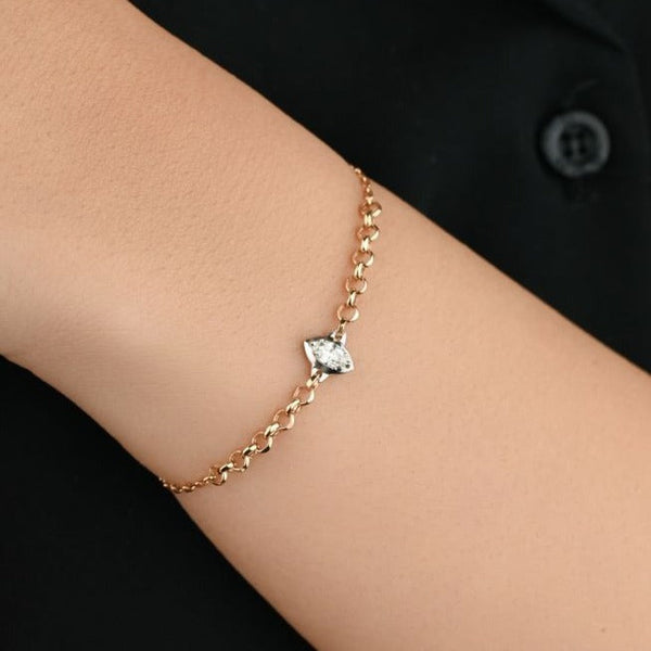 Classic gold bracelet with a Marquise-cut centerpiece in 18K Rose Gold - S-X120B