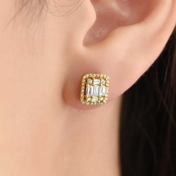 Square shape diamond stud in 18k Yellow gold - SIR410E